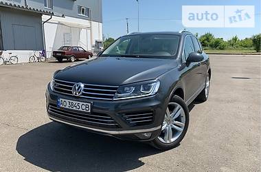 Внедорожник / Кроссовер Volkswagen Touareg 2013 в Ужгороде