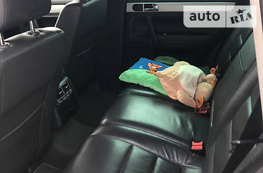 Позашляховик / Кросовер Volkswagen Touareg 2004 в 