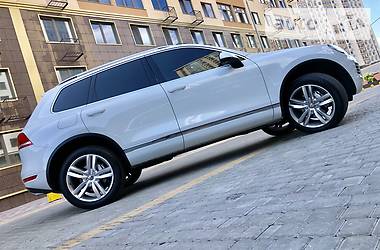 Внедорожник / Кроссовер Volkswagen Touareg 2013 в Одессе