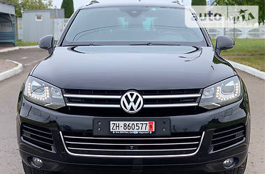 Внедорожник / Кроссовер Volkswagen Touareg 2013 в Ровно