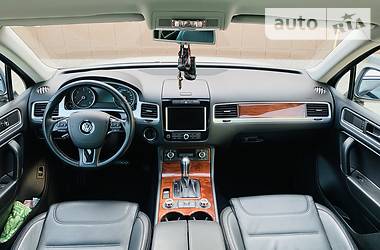 Внедорожник / Кроссовер Volkswagen Touareg 2012 в Одессе