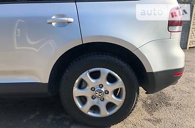 Позашляховик / Кросовер Volkswagen Touareg 2007 в 
