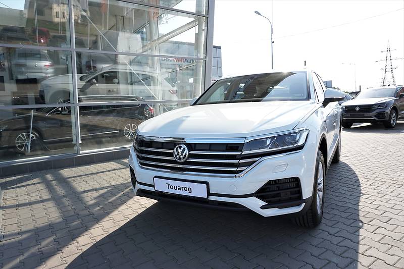 Позашляховик / Кросовер Volkswagen Touareg 2019 в Чернівцях