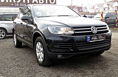 Позашляховик / Кросовер Volkswagen Touareg 2013 в 