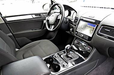 Позашляховик / Кросовер Volkswagen Touareg 2013 в 