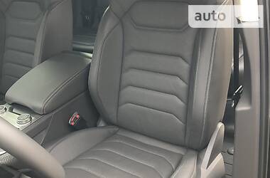 Позашляховик / Кросовер Volkswagen Touareg 2018 в 