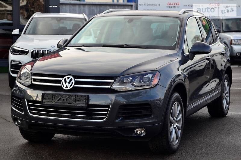 Позашляховик / Кросовер Volkswagen Touareg 2011 в Києві