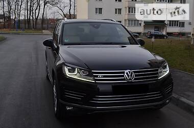 Внедорожник / Кроссовер Volkswagen Touareg 2016 в Виннице