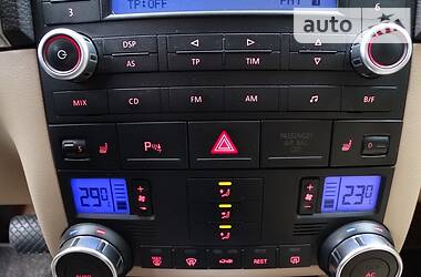 Позашляховик / Кросовер Volkswagen Touareg 2007 в 