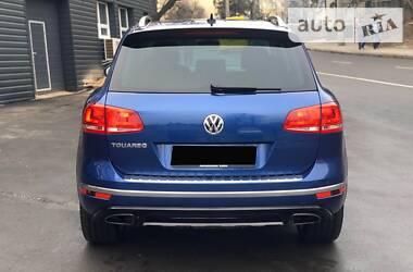 Внедорожник / Кроссовер Volkswagen Touareg 2015 в Луцке