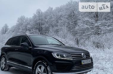 Внедорожник / Кроссовер Volkswagen Touareg 2015 в Мукачево