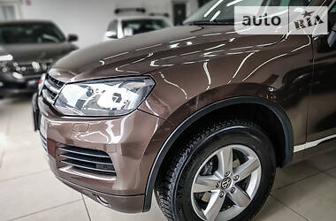 Позашляховик / Кросовер Volkswagen Touareg 2011 в 