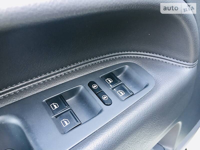 Позашляховик / Кросовер Volkswagen Touareg 2008 в Новомосковську