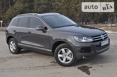 Позашляховик / Кросовер Volkswagen Touareg 2012 в 