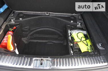 Позашляховик / Кросовер Volkswagen Touareg 2012 в 