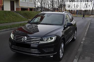 Позашляховик / Кросовер Volkswagen Touareg 2016 в 