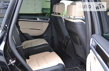 Позашляховик / Кросовер Volkswagen Touareg 2016 в 