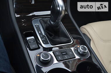 Позашляховик / Кросовер Volkswagen Touareg 2016 в 