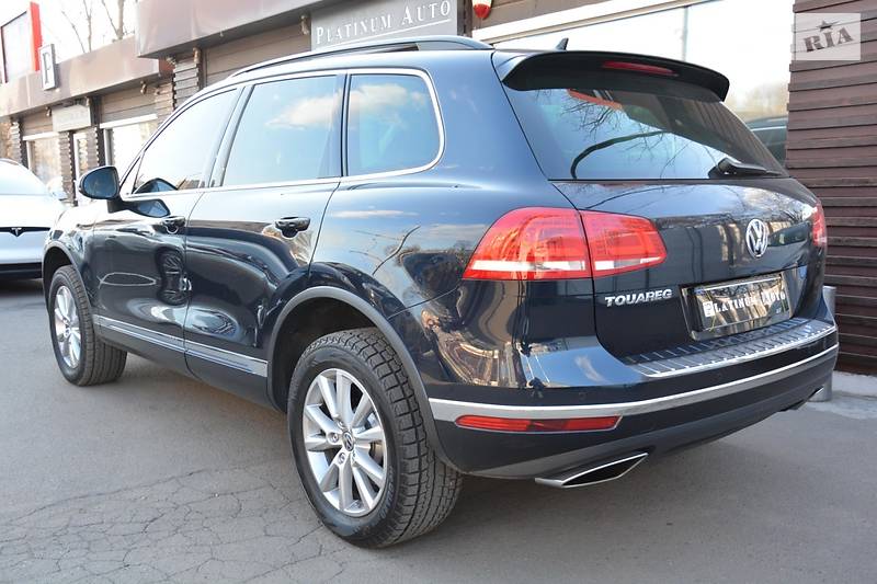 Позашляховик / Кросовер Volkswagen Touareg 2015 в Одесі