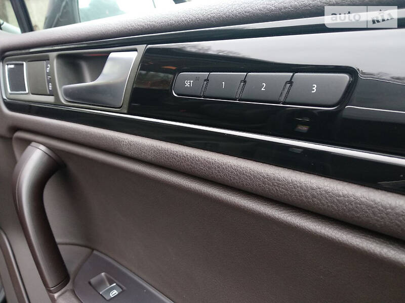 Позашляховик / Кросовер Volkswagen Touareg 2013 в Вінниці