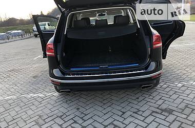 Позашляховик / Кросовер Volkswagen Touareg 2017 в 