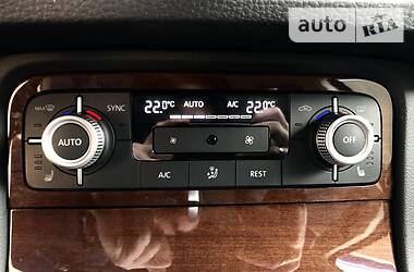 Позашляховик / Кросовер Volkswagen Touareg 2017 в 