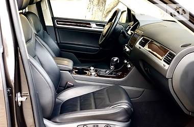 Позашляховик / Кросовер Volkswagen Touareg 2017 в 