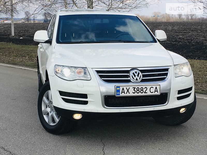 Позашляховик / Кросовер Volkswagen Touareg 2008 в Новомосковську