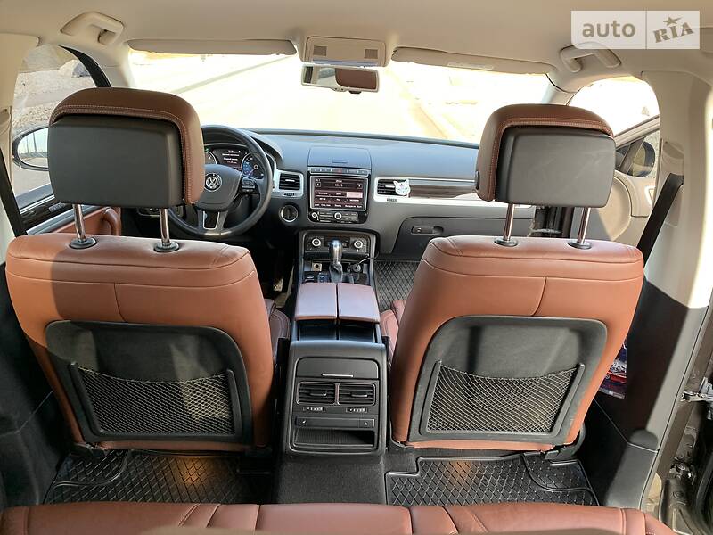 Позашляховик / Кросовер Volkswagen Touareg 2016 в Дніпрі фото 33 Позашляховик / Кросовер Volkswagen Touareg 2016 в Дніпрі