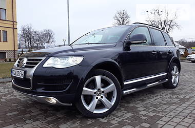 Позашляховик / Кросовер Volkswagen Touareg 2010 в 