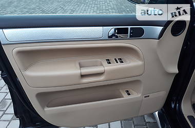 Позашляховик / Кросовер Volkswagen Touareg 2010 в 