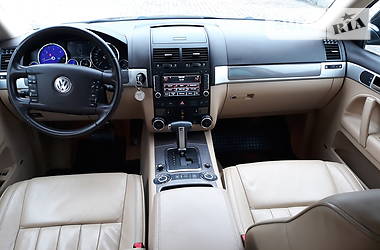 Позашляховик / Кросовер Volkswagen Touareg 2010 в 