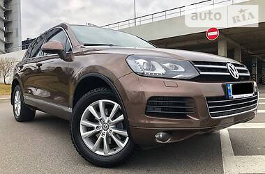 Позашляховик / Кросовер Volkswagen Touareg 2014 в 