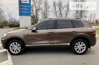 Позашляховик / Кросовер Volkswagen Touareg 2014 в 