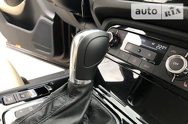 Позашляховик / Кросовер Volkswagen Touareg 2014 в 