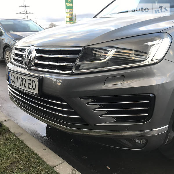 Позашляховик / Кросовер Volkswagen Touareg 2015 в Мукачевому