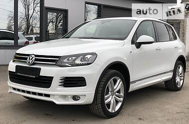 Позашляховик / Кросовер Volkswagen Touareg 2013 в 