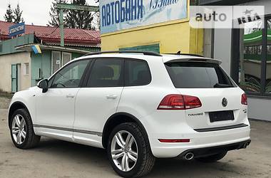 Позашляховик / Кросовер Volkswagen Touareg 2013 в 