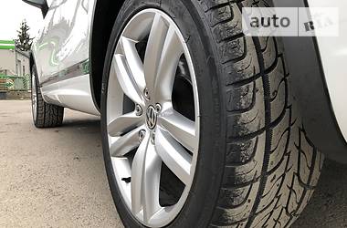 Позашляховик / Кросовер Volkswagen Touareg 2013 в 