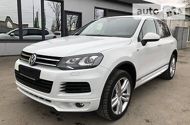 Позашляховик / Кросовер Volkswagen Touareg 2013 в 