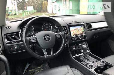 Позашляховик / Кросовер Volkswagen Touareg 2013 в 
