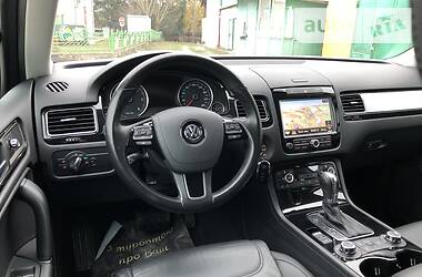 Позашляховик / Кросовер Volkswagen Touareg 2013 в 