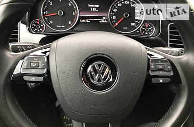 Позашляховик / Кросовер Volkswagen Touareg 2013 в 