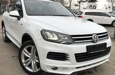 Позашляховик / Кросовер Volkswagen Touareg 2013 в 