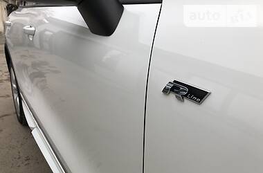 Позашляховик / Кросовер Volkswagen Touareg 2013 в 