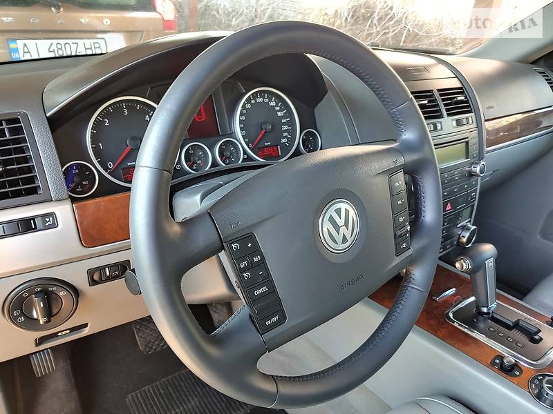 Позашляховик / Кросовер Volkswagen Touareg 2007 в Києві