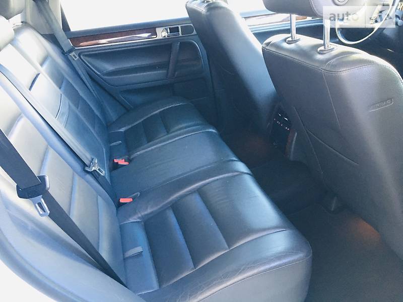 Позашляховик / Кросовер Volkswagen Touareg 2008 в Новомосковську