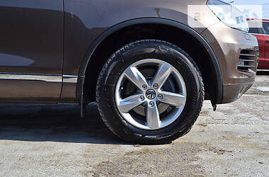 Позашляховик / Кросовер Volkswagen Touareg 2012 в 