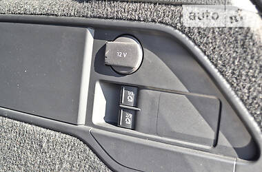 Позашляховик / Кросовер Volkswagen Touareg 2012 в 