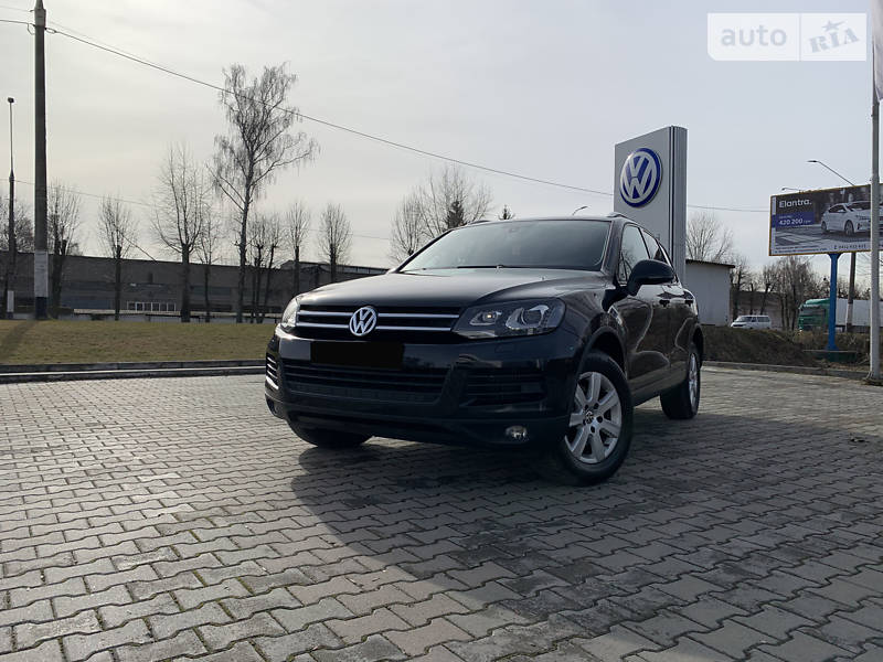 Позашляховик / Кросовер Volkswagen Touareg 2011 в 